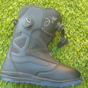 Vans Black Skate Shoe with Blue Insole Accents